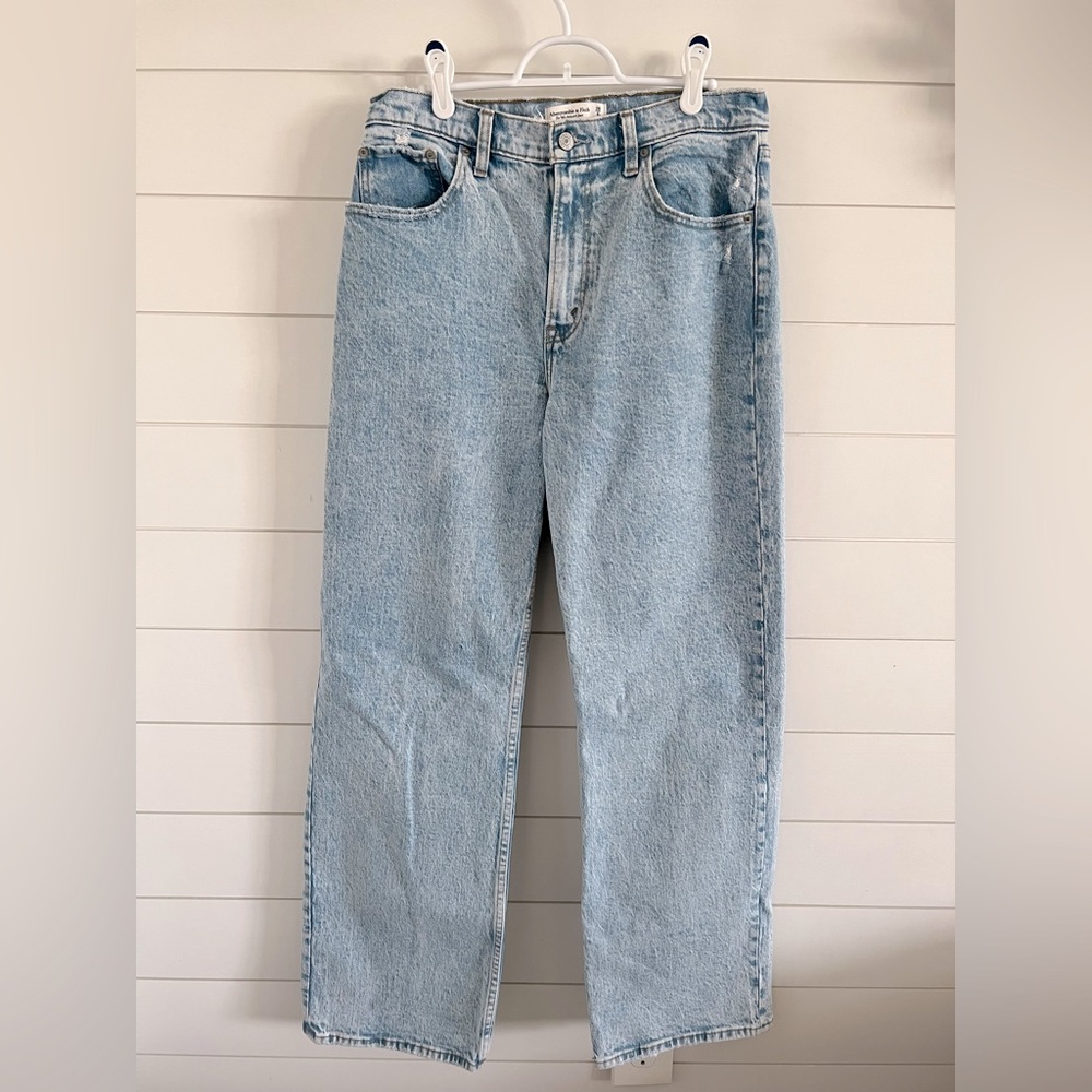 Abercrombie high rise 90’s relaxed jean